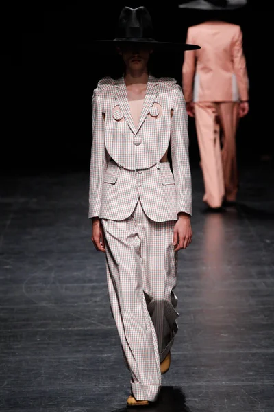 Look 34